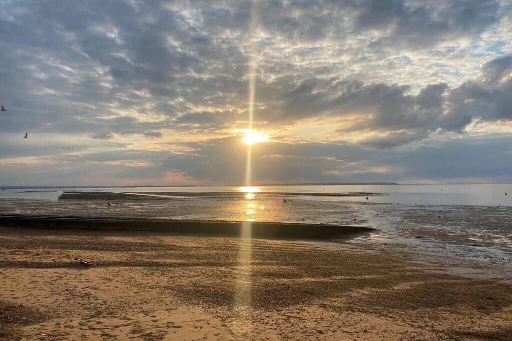 The Yellow Door Whitstable - Peaceful Retreat Close To Beach Exterior foto